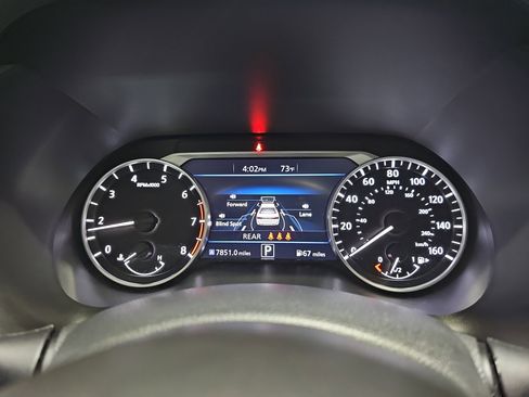 Used 2024 Nissan Sentra SR w/ SR Premium Package FWD image 19
