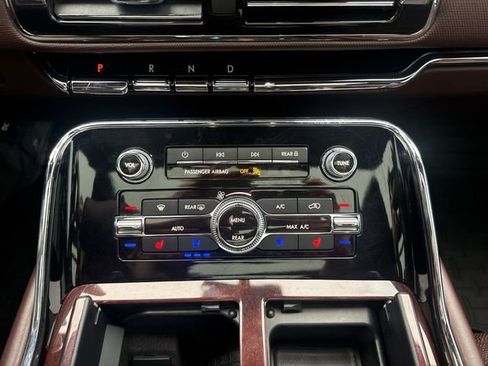 Used 2020 Lincoln Navigator Black Label w/ Cargo Convenience Package image 19