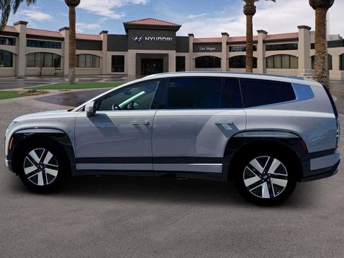 New 2026 Hyundai Ioniq 9 SEL image 3