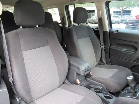 Used 2017 Jeep Patriot Sport image 8