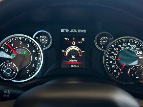 Used 2025 RAM 1500 Big Horn AWD/4WD image 13