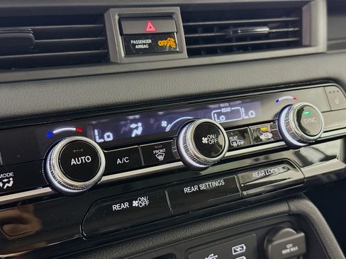 New 2025 Honda Pilot Touring image 19