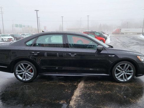 Used 2018 Volkswagen Passat 2.0T R-Line image 14
