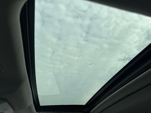 Used 2021 Toyota Highlander XLE image 16