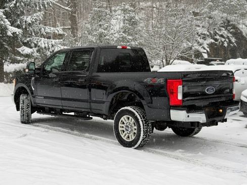 Used 2017 Ford F250 XLT w/ XLT Value Package image 3