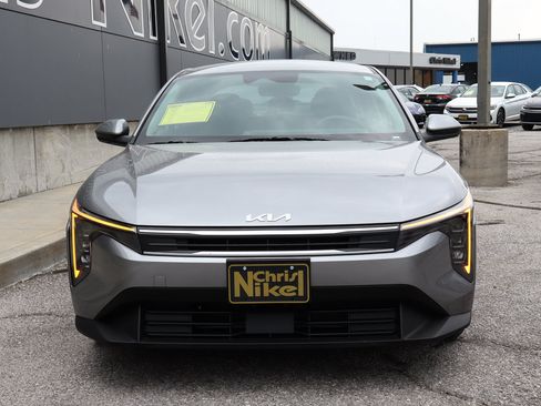 Used 2025 Kia K4 FWD image 2