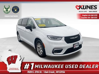 Used 2024 Chrysler Pacifica Touring-L