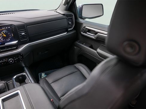 Used 2022 Chevrolet Silverado 1500 LTZ w/ LTZ Convenience Package II image 30