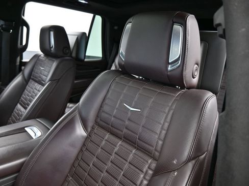 Used 2021 Cadillac Escalade Sport Platinum w/ LPO, ONYX Package AWD/4WD image 18