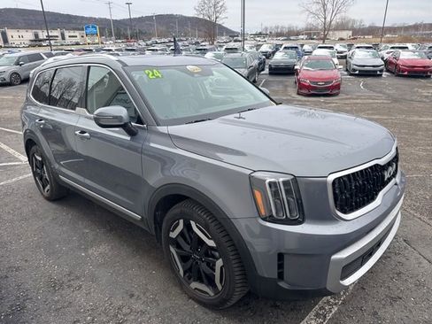 Used 2024 Kia Telluride EX w/ EX Captain's Chair Package image 6