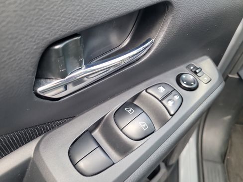 Used 2022 Nissan Kicks SV FWD image 14