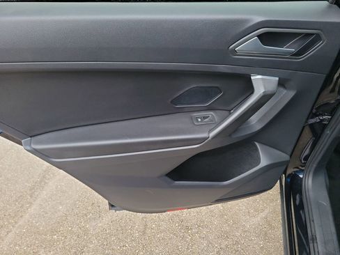 Certified 2021 Volkswagen Tiguan SE R-Line image 11