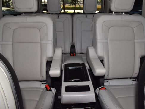 Certified 2026 Lincoln Aviator Reserve AWD/4WD image 22