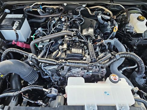 Used 2025 Toyota Tacoma SR5 RWD image 32