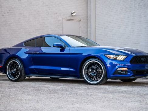 Used 2016 Ford Mustang Premium image 28