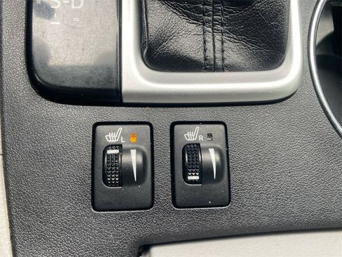 Used 2019 Toyota Highlander XLE image 25