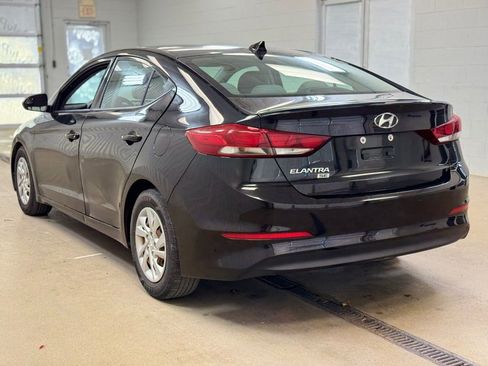 Used 2017 Hyundai Elantra SE image 7