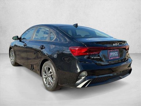 Used 2023 Kia Forte LXS image 8