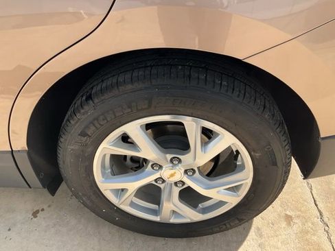 Used 2018 Chevrolet Equinox Premier image 29