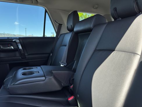 Used 2023 Toyota 4Runner TRD Off-Road Premium w/ Moonroof Package AWD/4WD image 8