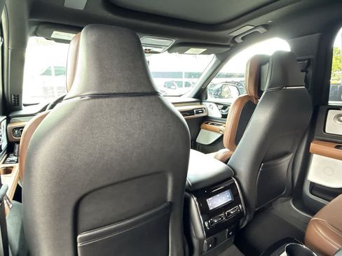 Used 2024 Lincoln Aviator Reserve w/ Equipment Group 201A RWD image 23