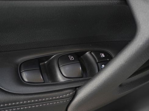 Used 2019 Nissan Rogue SL w/ Premium Package image 21