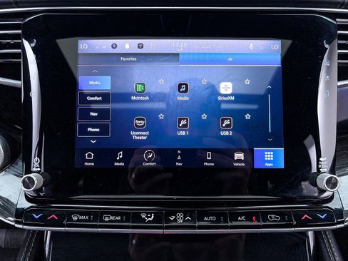 Used 2022 Jeep Wagoneer Series III w/ Premium Group I image 26