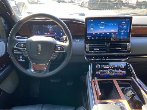 Certified 2024 Lincoln Navigator Black Label AWD/4WD image 8