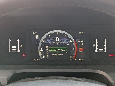 Used 2025 Toyota 4Runner SR5 AWD/4WD image 18
