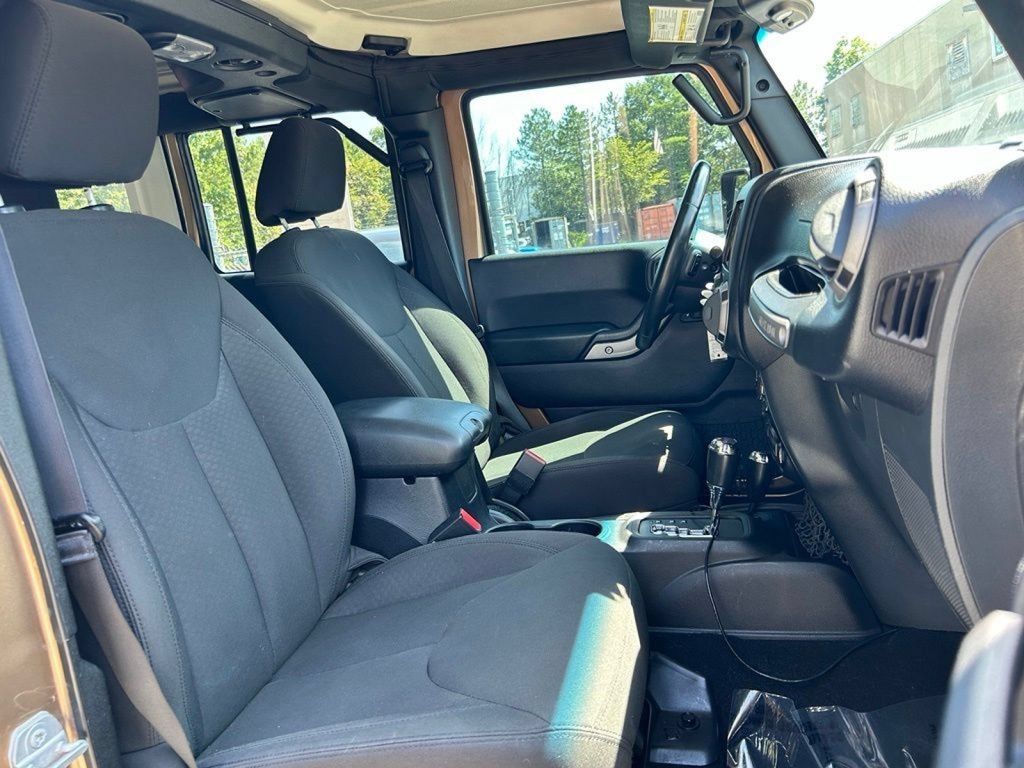 Used 2015 Jeep Wrangler Unlimited Sport w/ Quick Order Package 24S AWD/4WD image 11