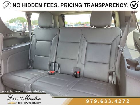 Used 2025 Chevrolet Suburban LT RWD image 9