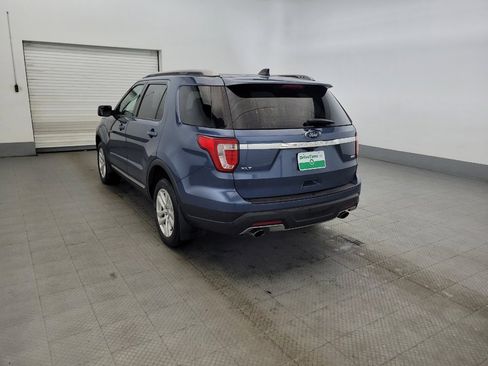 Used 2018 Ford Explorer XLT AWD/4WD image 5