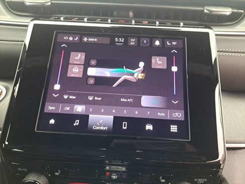 New 2025 Jeep Grand Cherokee Altitude image 4