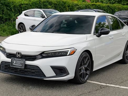 Used 2023 Honda Civic Sport image 3