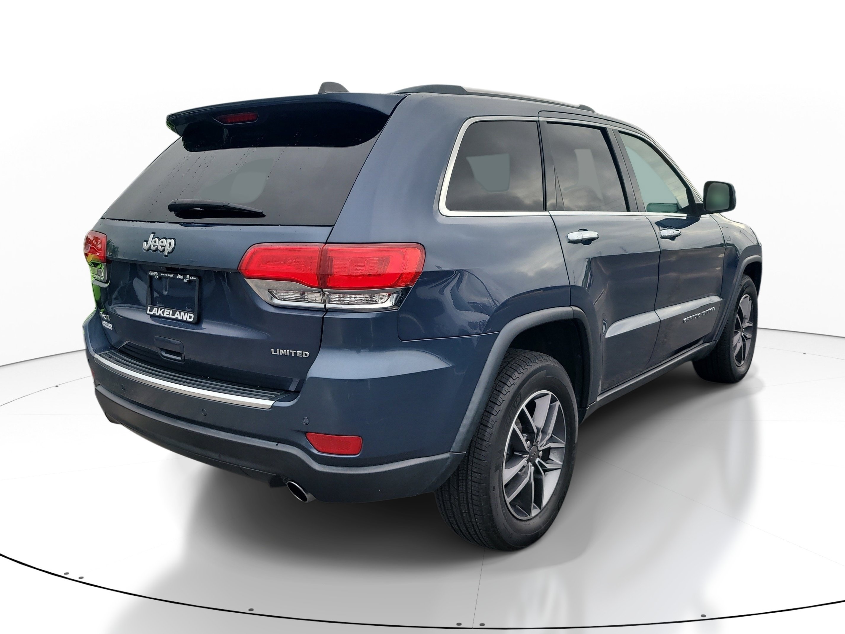 Used 2019 Jeep Grand Cherokee Limited AWD/4WD image 4