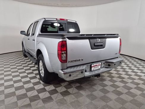 Used 2014 Nissan Frontier SV w/ SV Value Truck Package RWD image 5