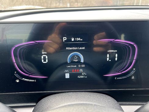 Used 2024 Kia Sportage EX image 23