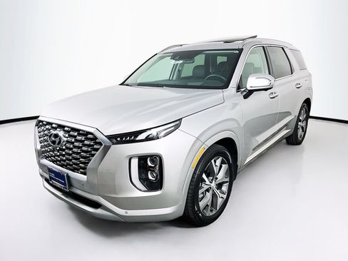 Certified 2022 Hyundai Palisade Limited w/ Winter Package AWD/4WD image 4