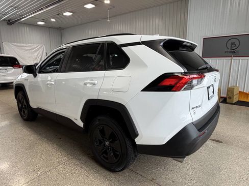 Used 2020 Toyota RAV4 LE image 16