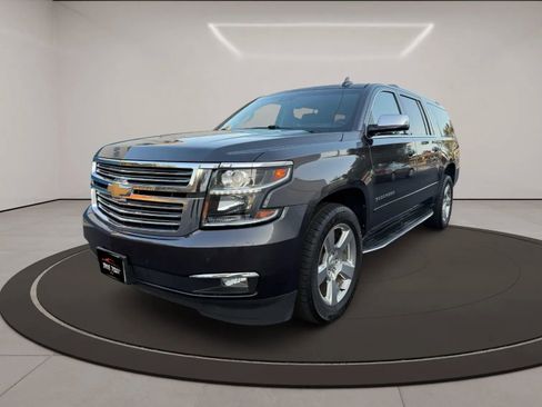 Used 2017 Chevrolet Suburban Premier AWD/4WD image 3
