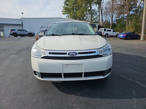 Used 2011 Ford Focus SE image 8