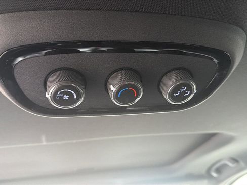 Used 2025 Dodge Durango GT image 29