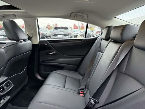 Used 2021 Lexus ES 300h w/ Premium Package image 18