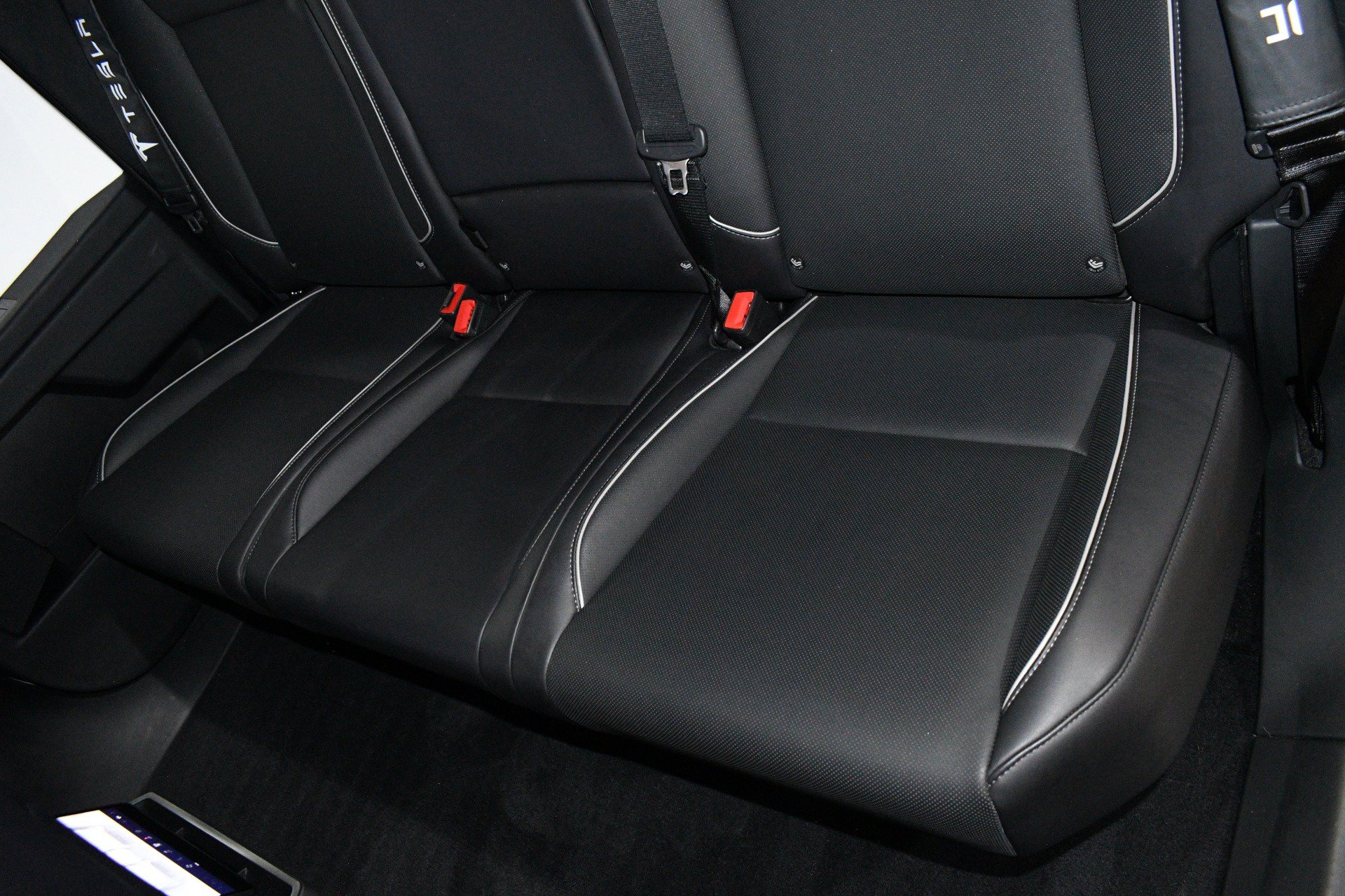 Used 2024 Tesla Cybertruck AWD Crew Cab image 19