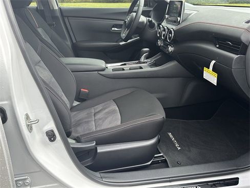 Certified 2025 Nissan Sentra SR image 14