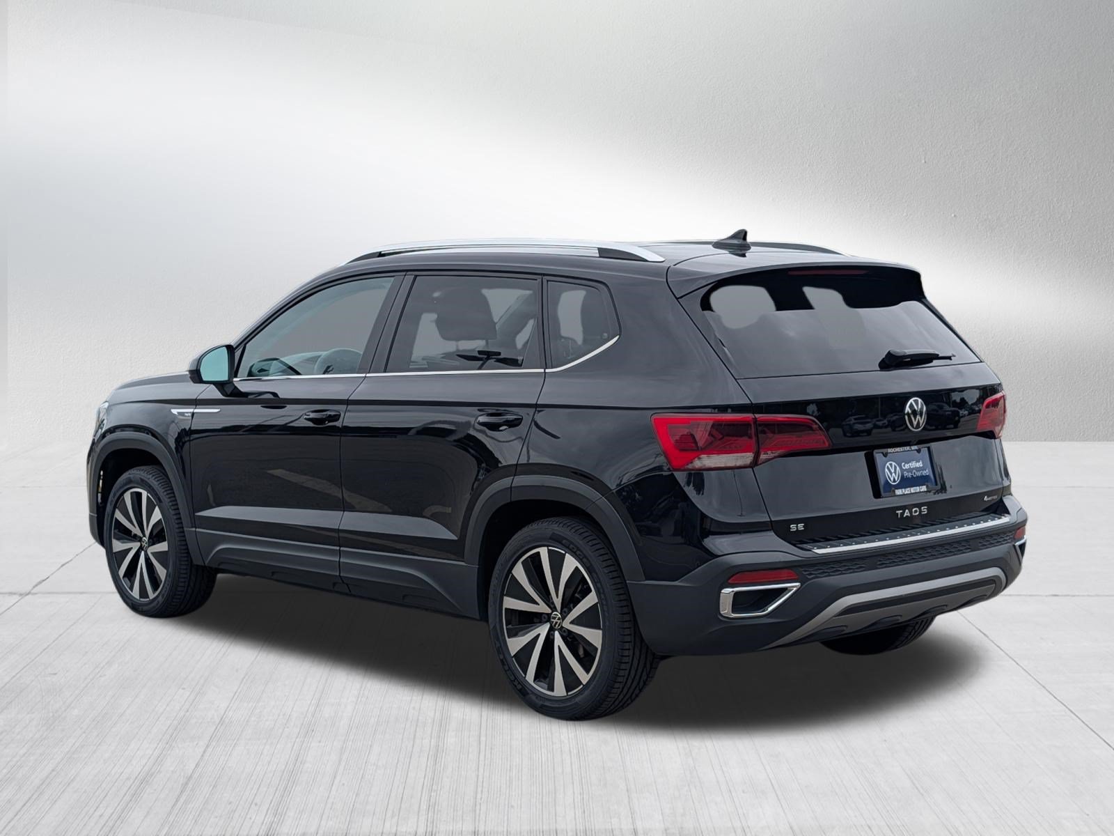 Certified 2023 Volkswagen Taos SE w/ Panoramic Sunroof Package AWD/4WD image 5