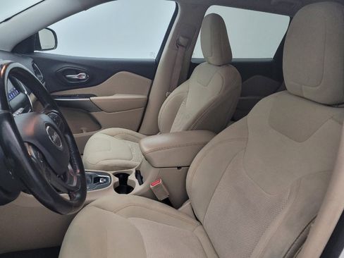 Used 2020 Jeep Cherokee Latitude w/ Cold Weather Group image 17