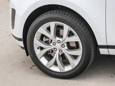 Certified 2023 Land Rover Range Rover Evoque SE image 9