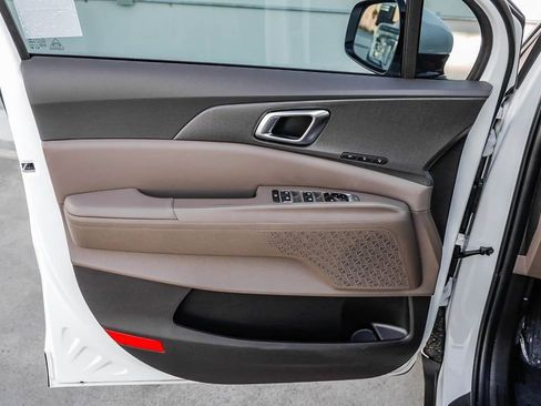 Used 2026 Kia Carnival SX image 23