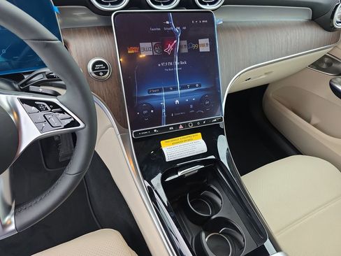 New 2026 Mercedes-Benz GLC 300 4MATIC image 17
